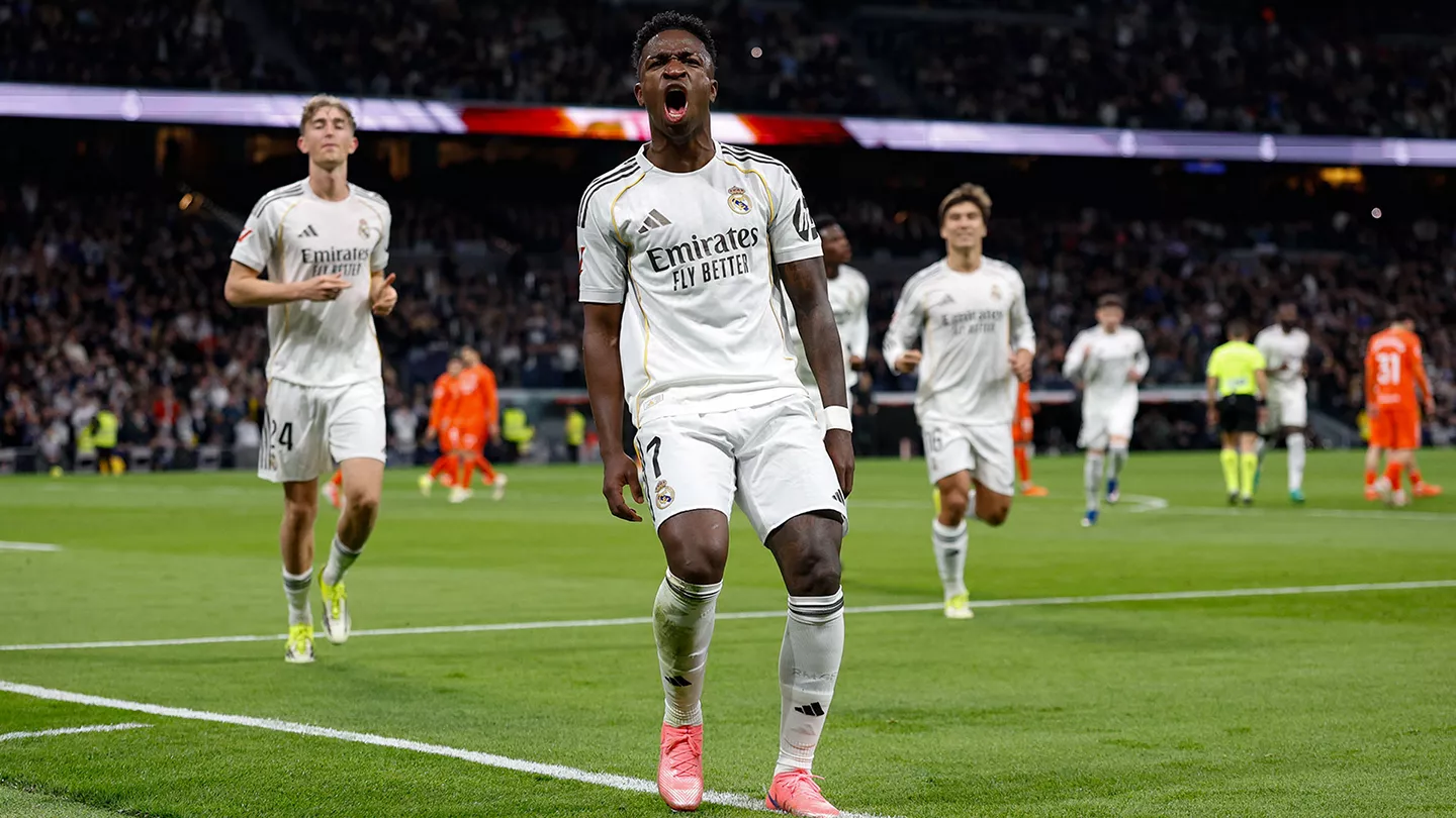 Vini Jr. celebra uno de sus goles ante la Real Sociedad